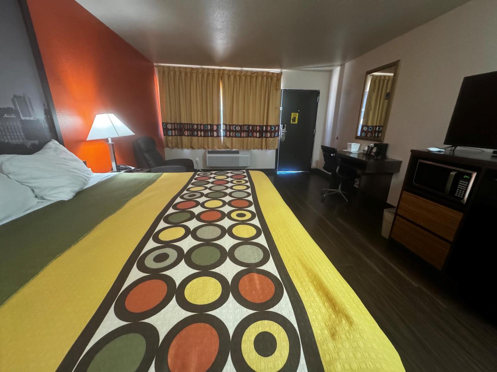Super 8 By Wyndham Giddings Hotel Екстериор снимка