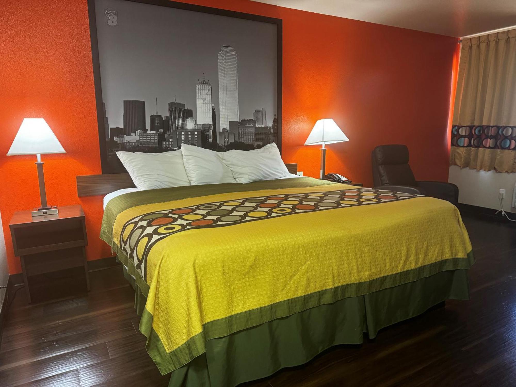 Super 8 By Wyndham Giddings Hotel Екстериор снимка