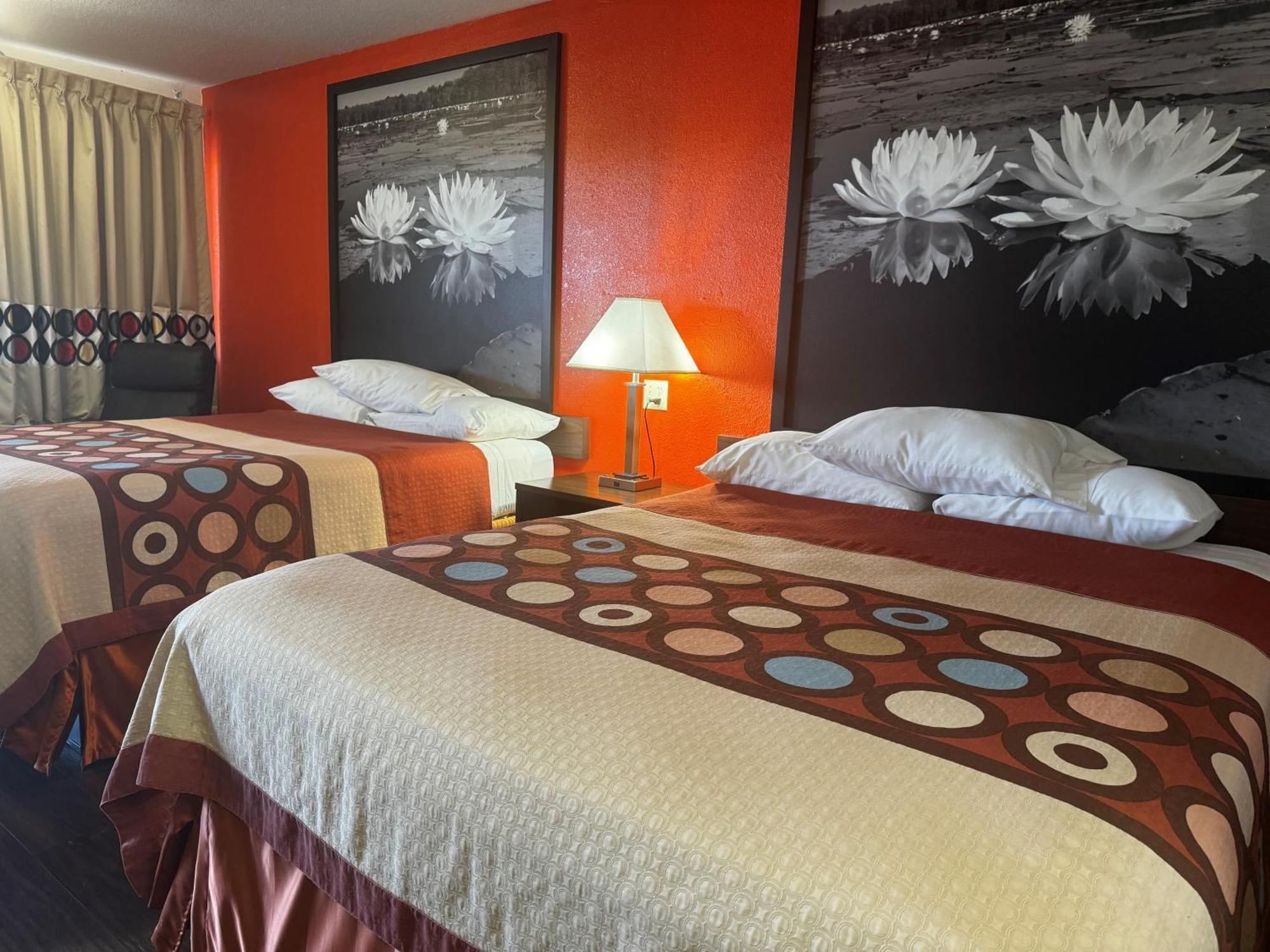 Super 8 By Wyndham Giddings Hotel Екстериор снимка