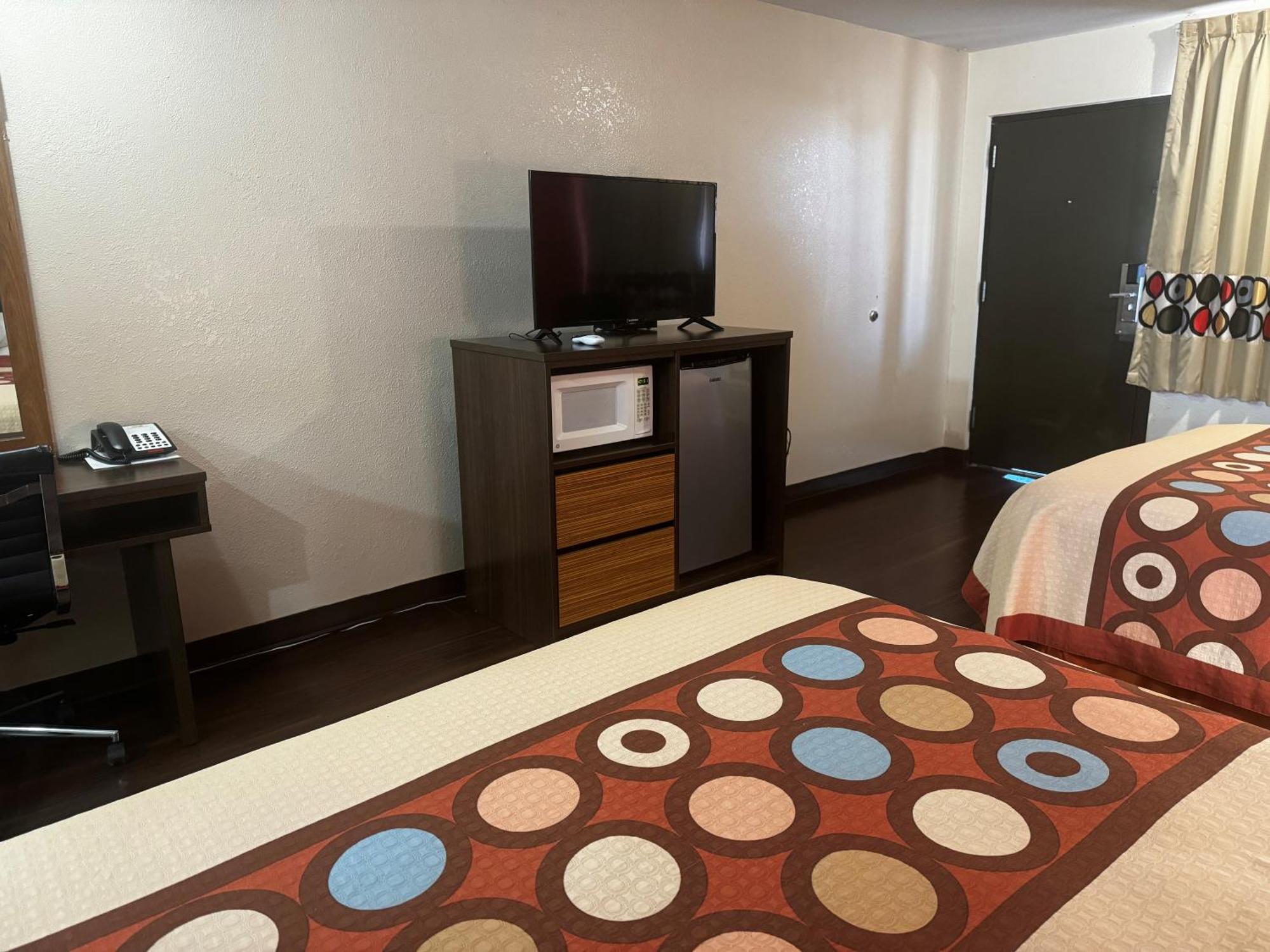 Super 8 By Wyndham Giddings Hotel Екстериор снимка