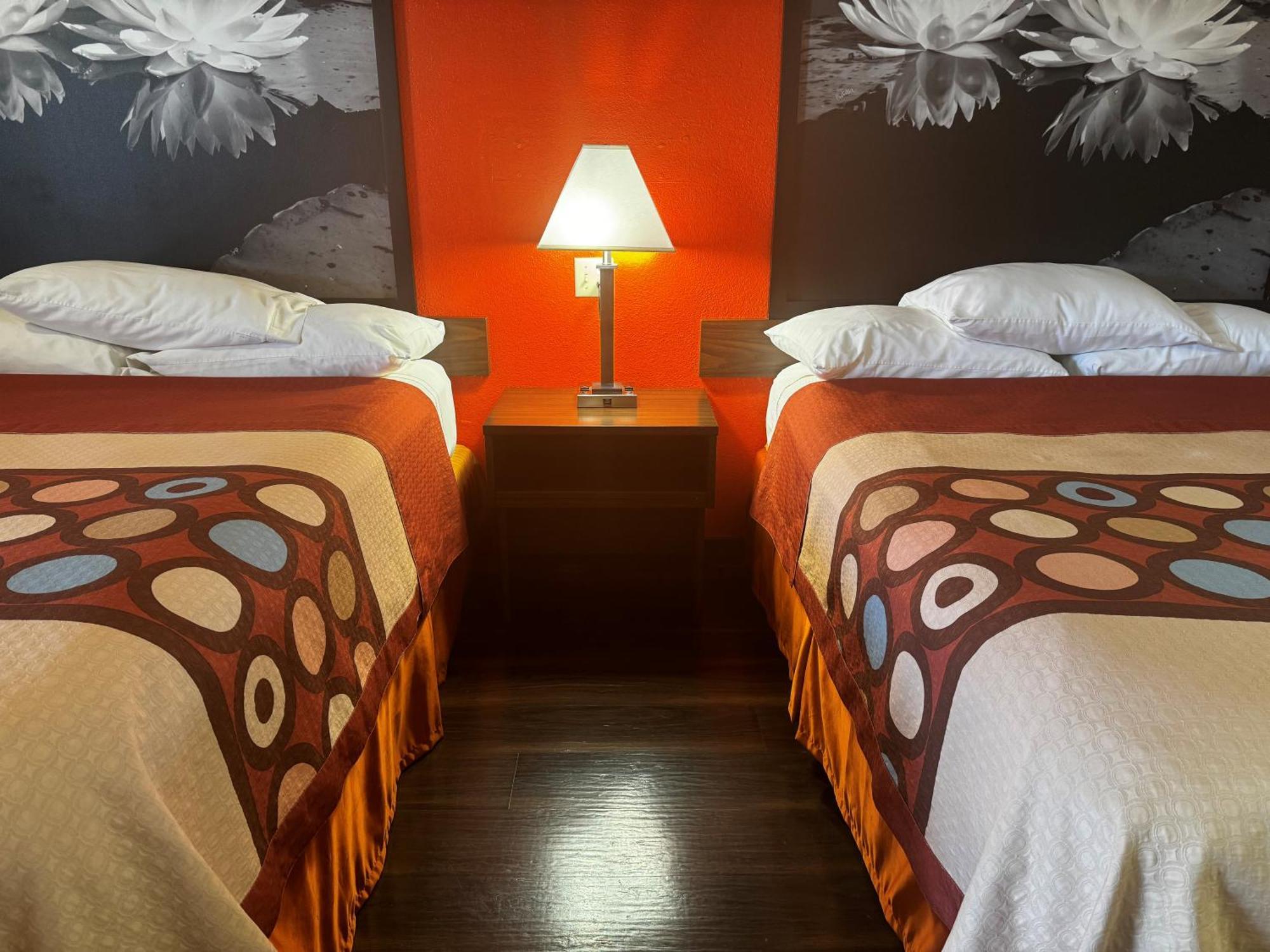 Super 8 By Wyndham Giddings Hotel Екстериор снимка