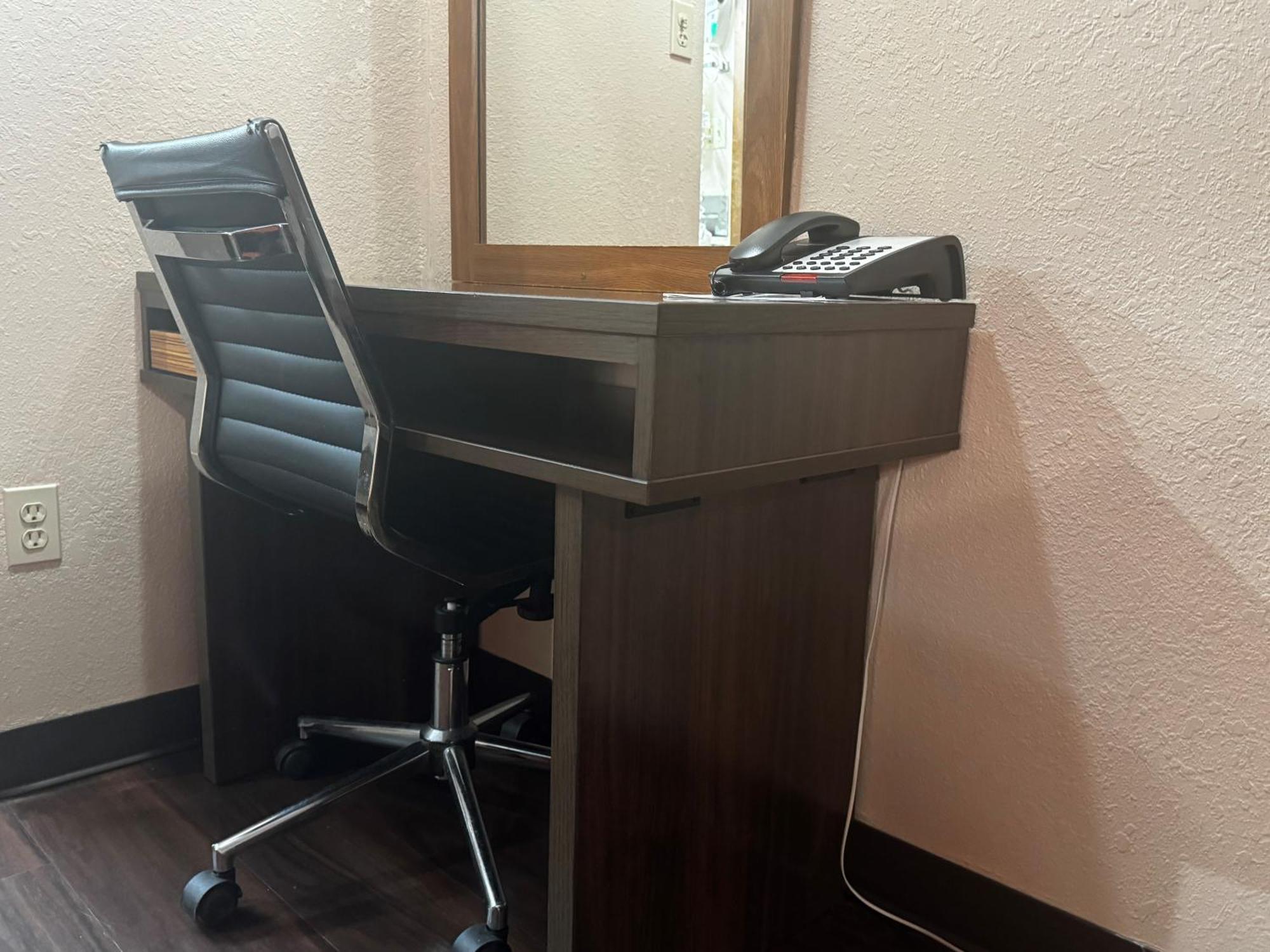 Super 8 By Wyndham Giddings Hotel Екстериор снимка