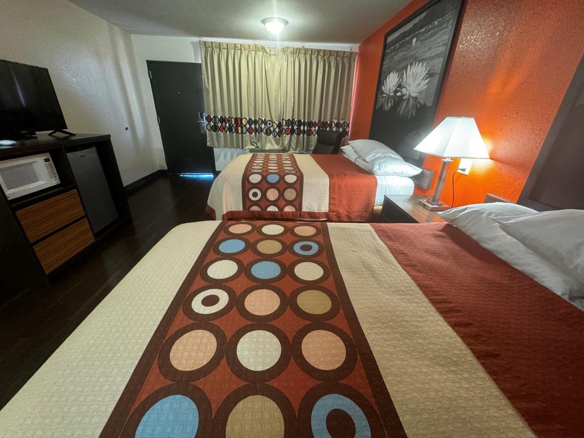 Super 8 By Wyndham Giddings Hotel Екстериор снимка